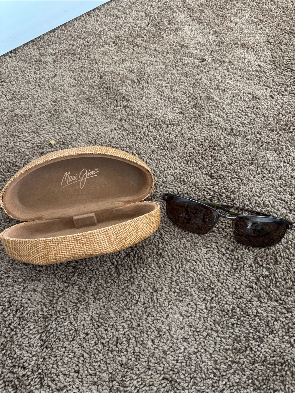 Maui Jim Brown Lens Sunglasses with Black Frame and Woven Tan Case